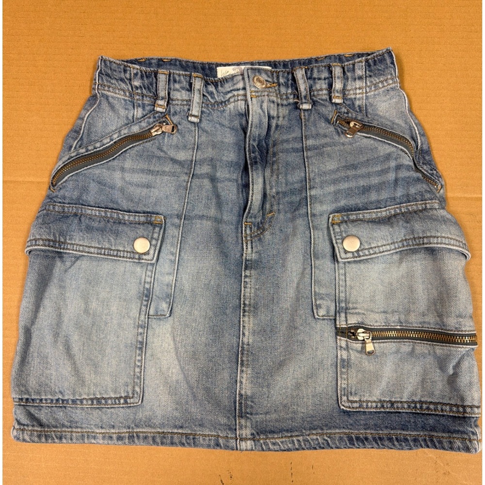 WE THE FREE Denim Cargo Mini Skirt with Zipper Pockets Blue Size 26